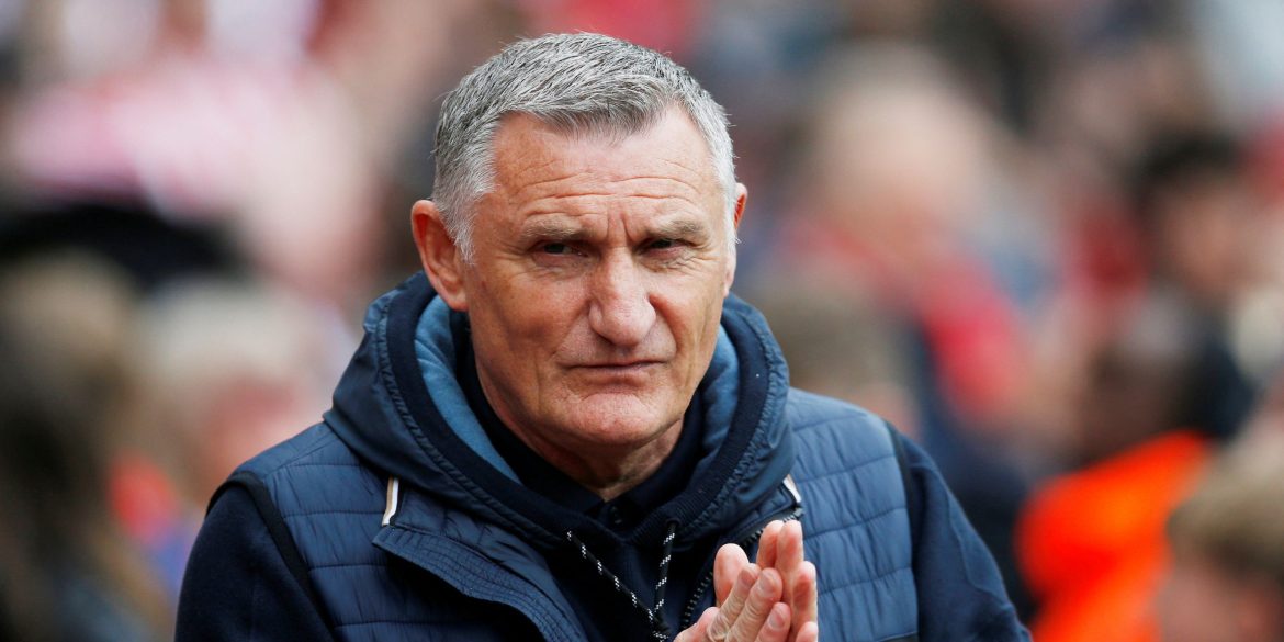 Blackburn Rovers want to beat Tony Mowbray to seal "quality" free signing
