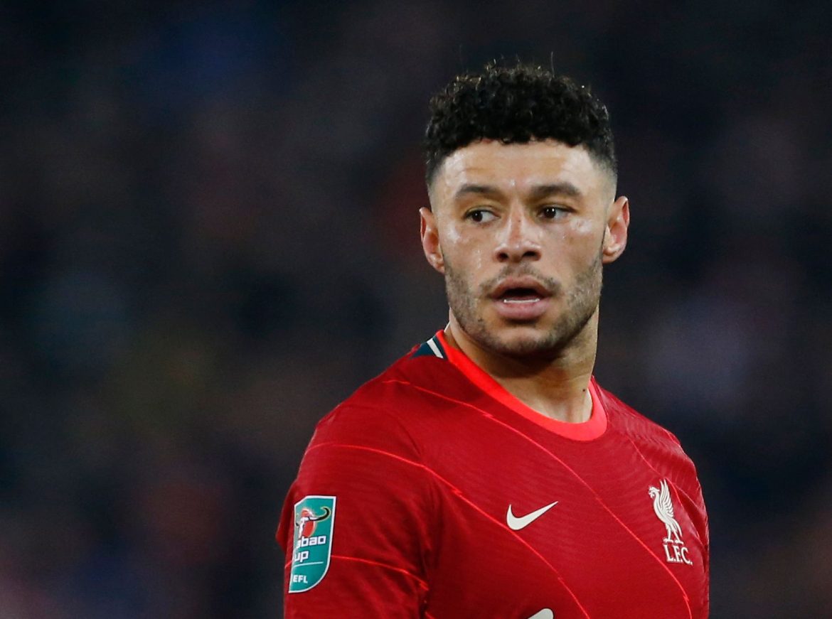 Southampton enter Oxlade-Chamberlain race